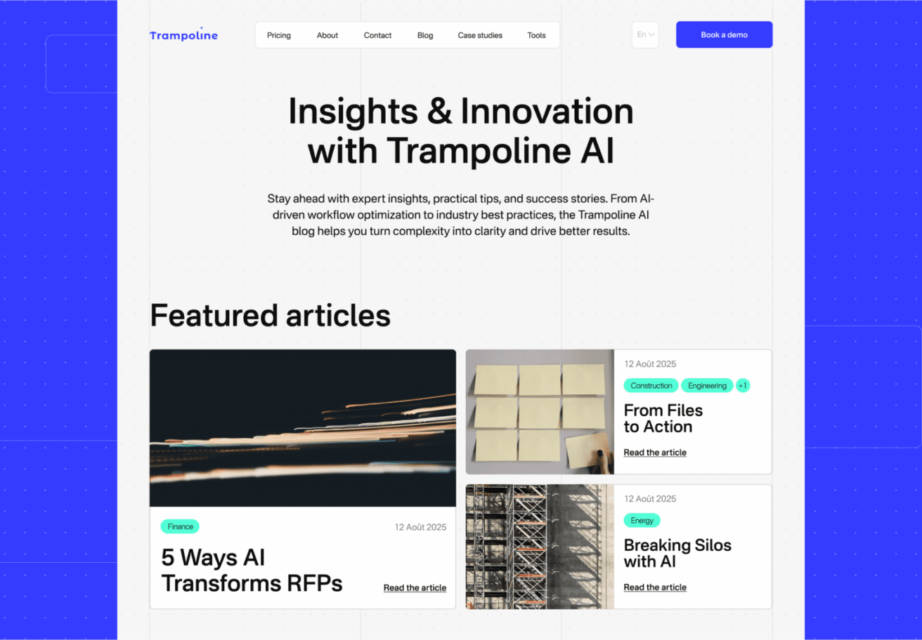 La page du site web de Trampoline AI présente des aperçus d'articles sous le titre Insights & Innovation with Trampoline AI, avec une barre latérale et des options telles que Pricing, About, Contact, Blog, et Book a demo.